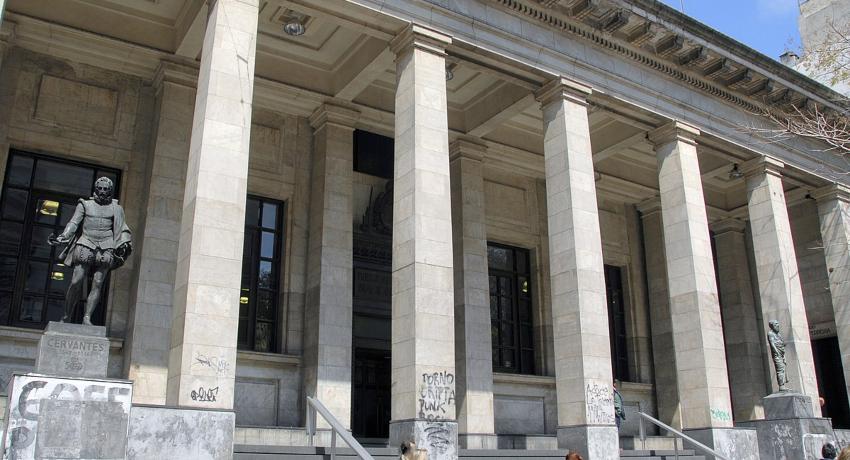 Fachada de la Biblioteca Nacional.